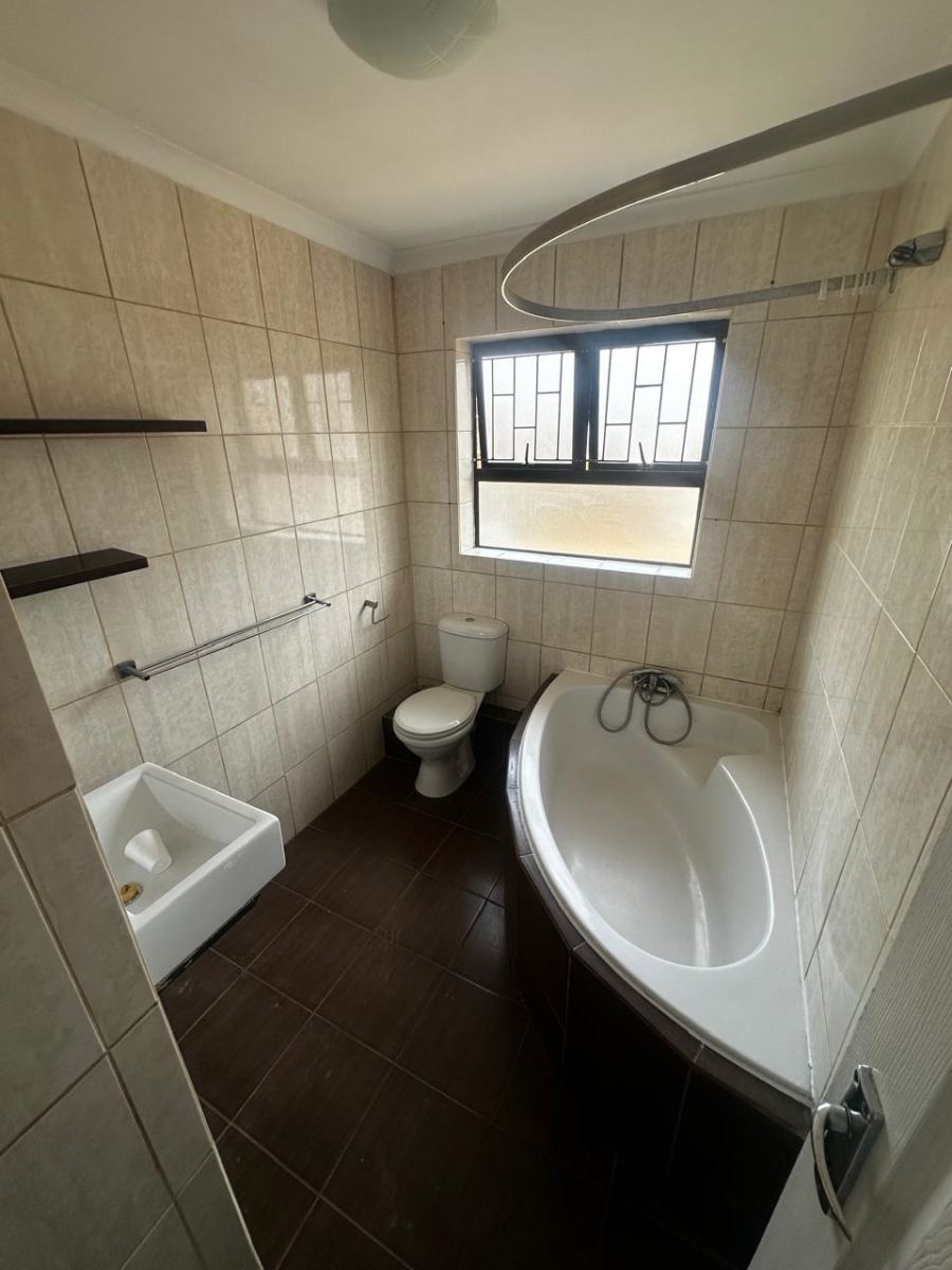 To Let 3 Bedroom Property for Rent in Southfield Western Cape